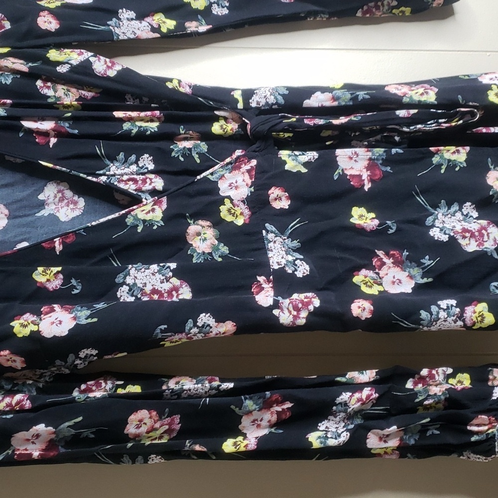 Miss Selfridge Long Sleeve Floral Wrap Dress (2) xsmall - Picture 4 of 6